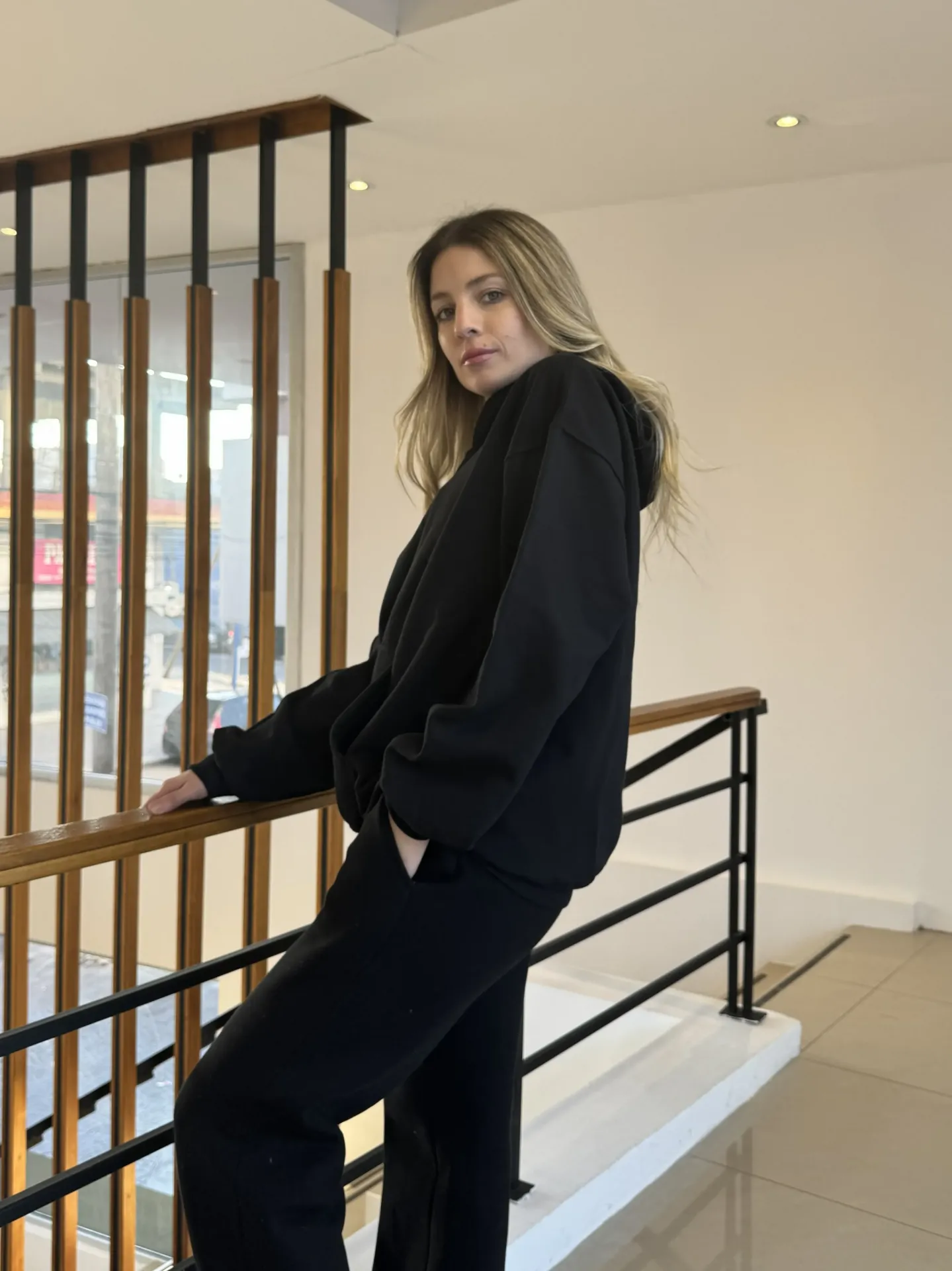 [BOC-M-NE] Buzo Oversize Canguro (M, Negro)