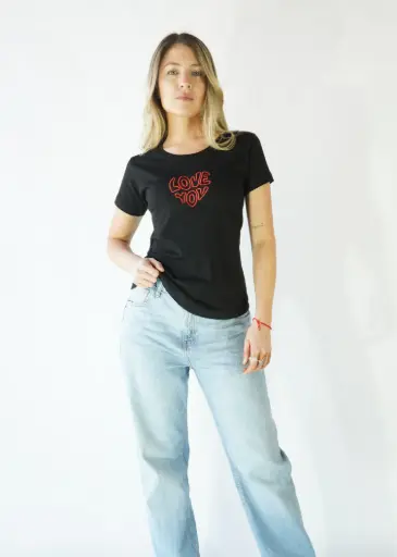 Remera Love You Bordado